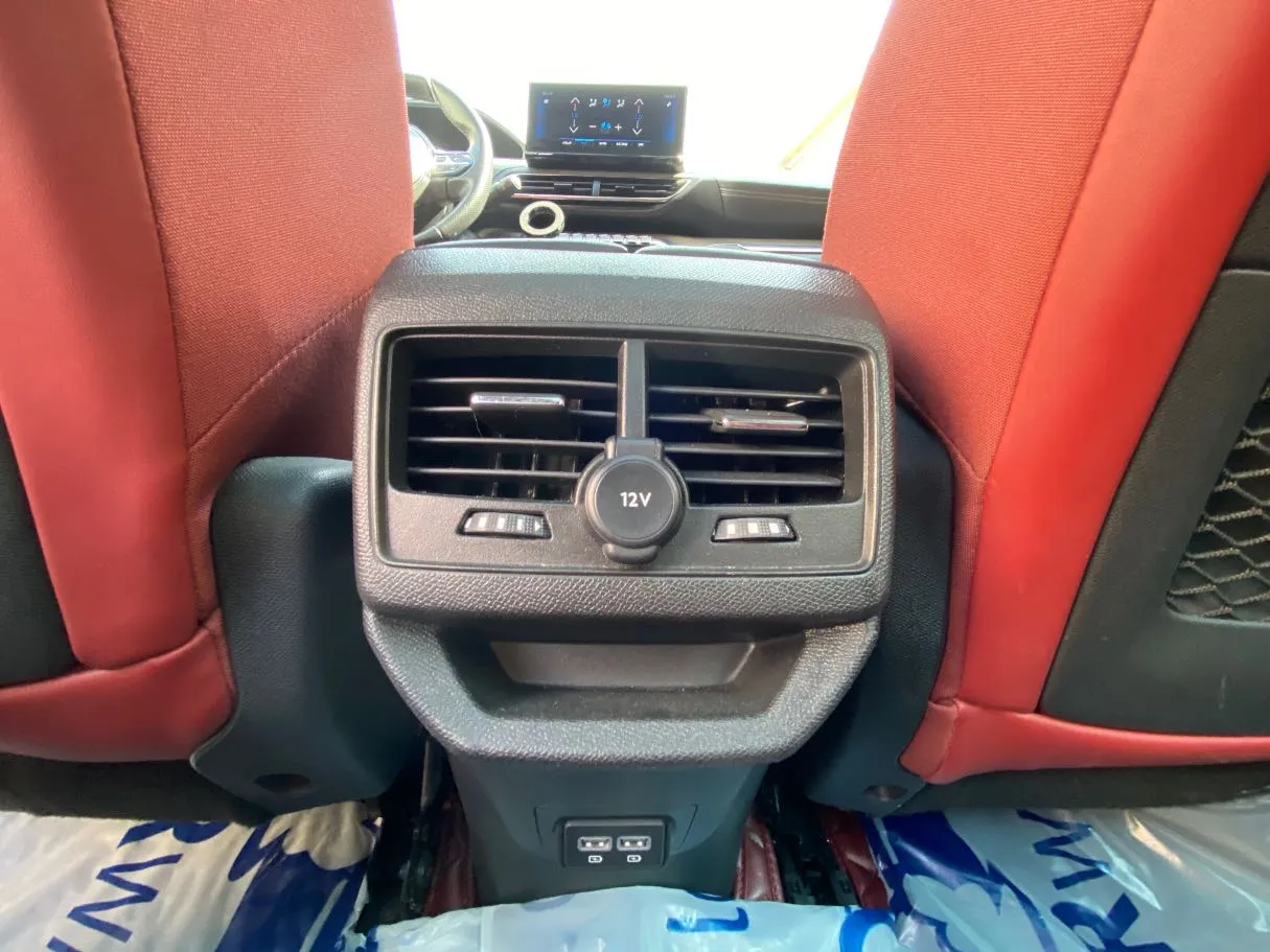 Car image 24