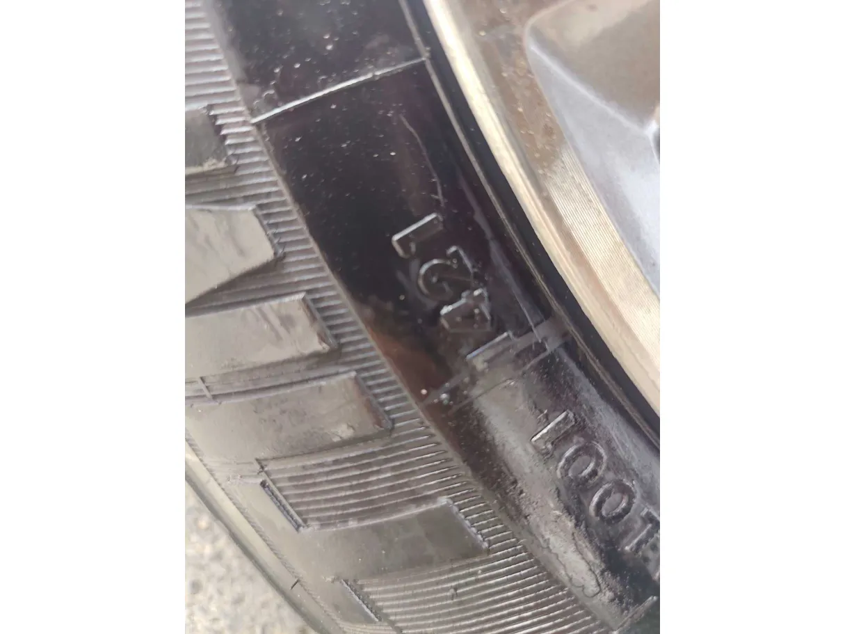 Car image 29