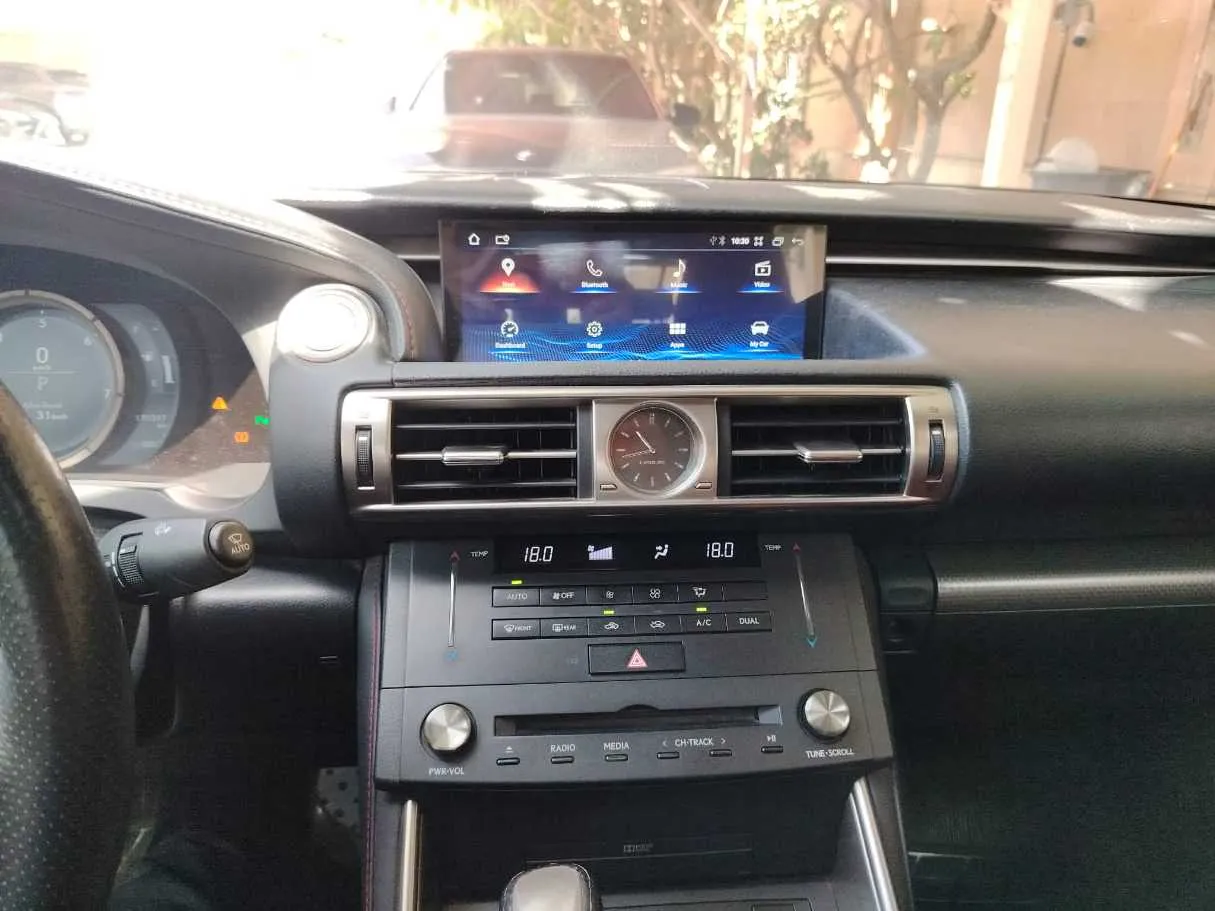 Car image 26