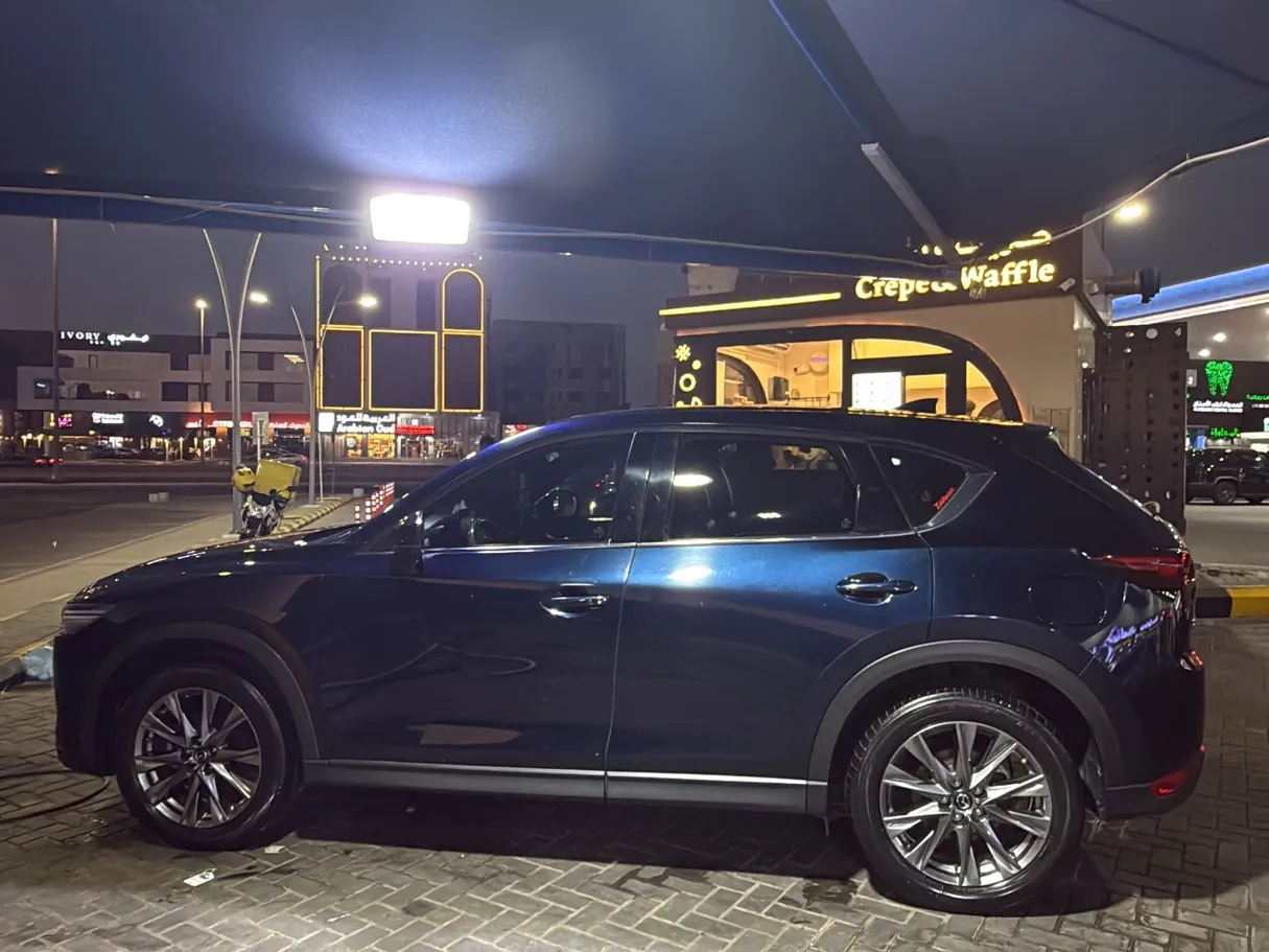 Car image 9