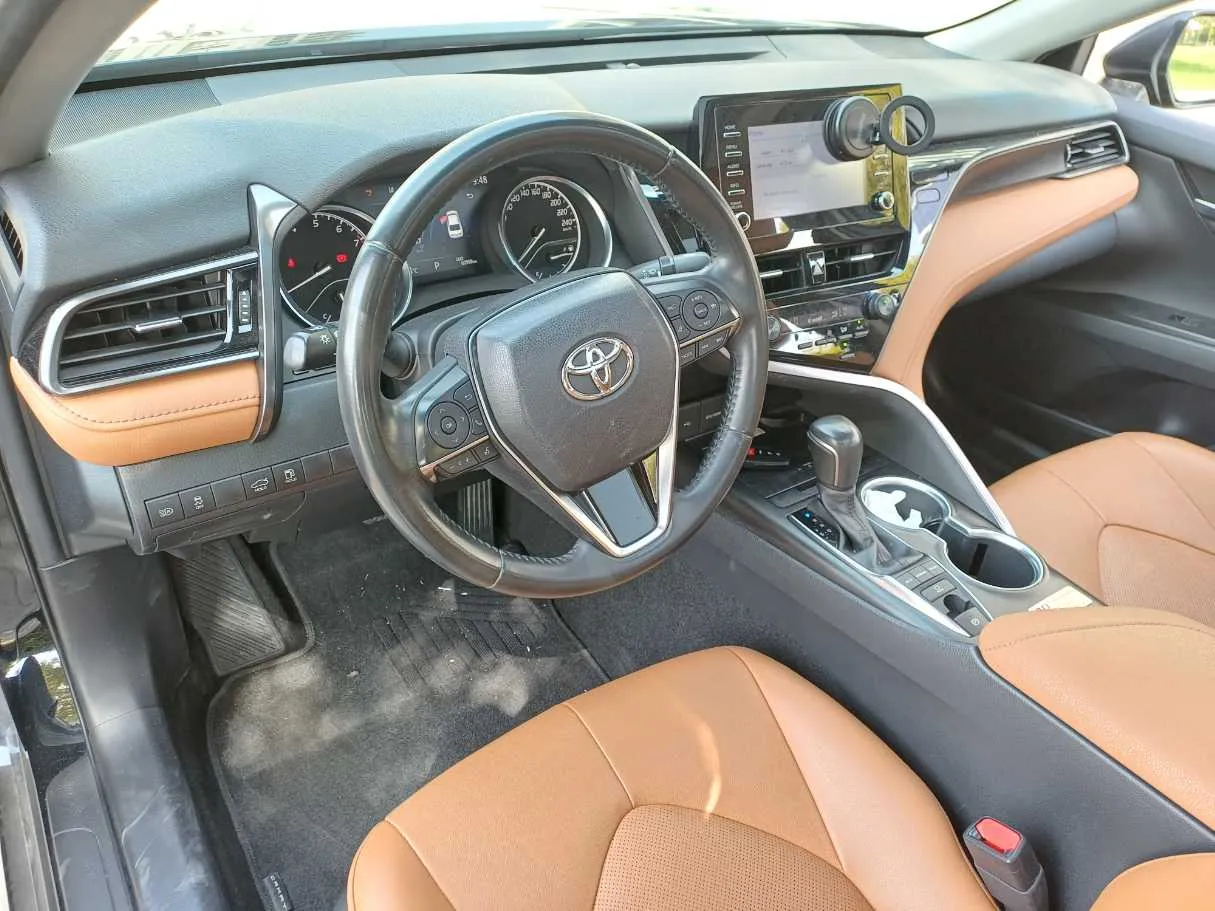 Car image 11