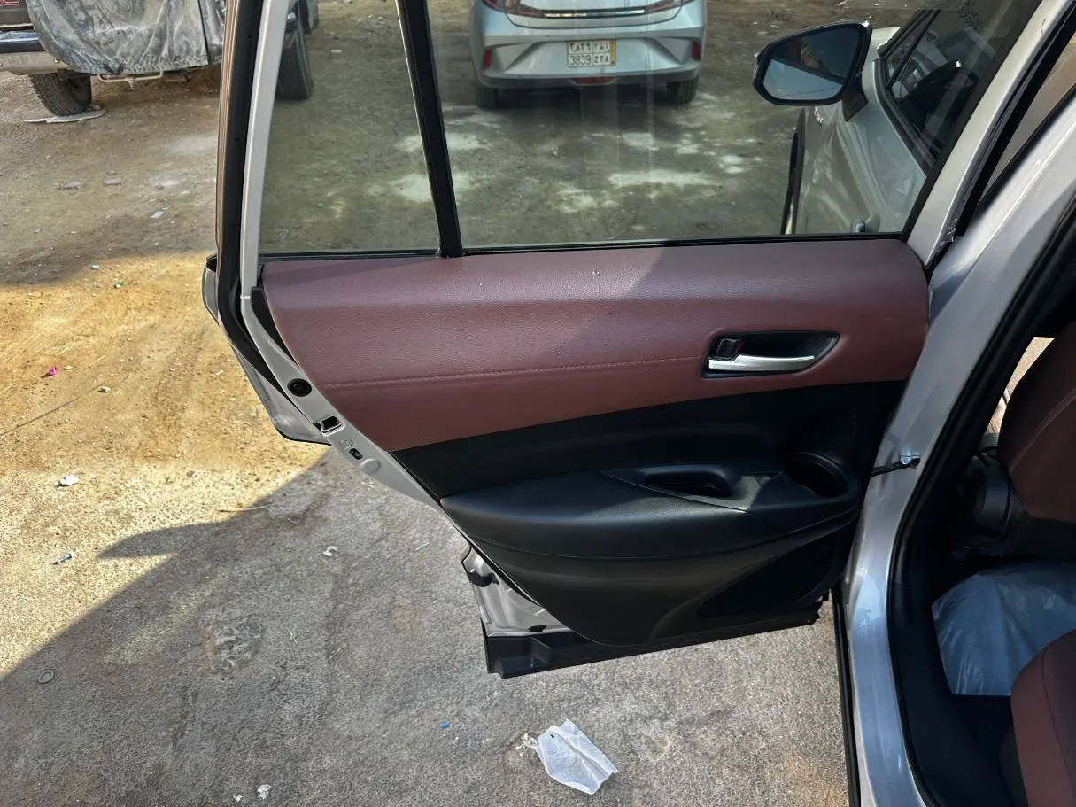 Car image 21