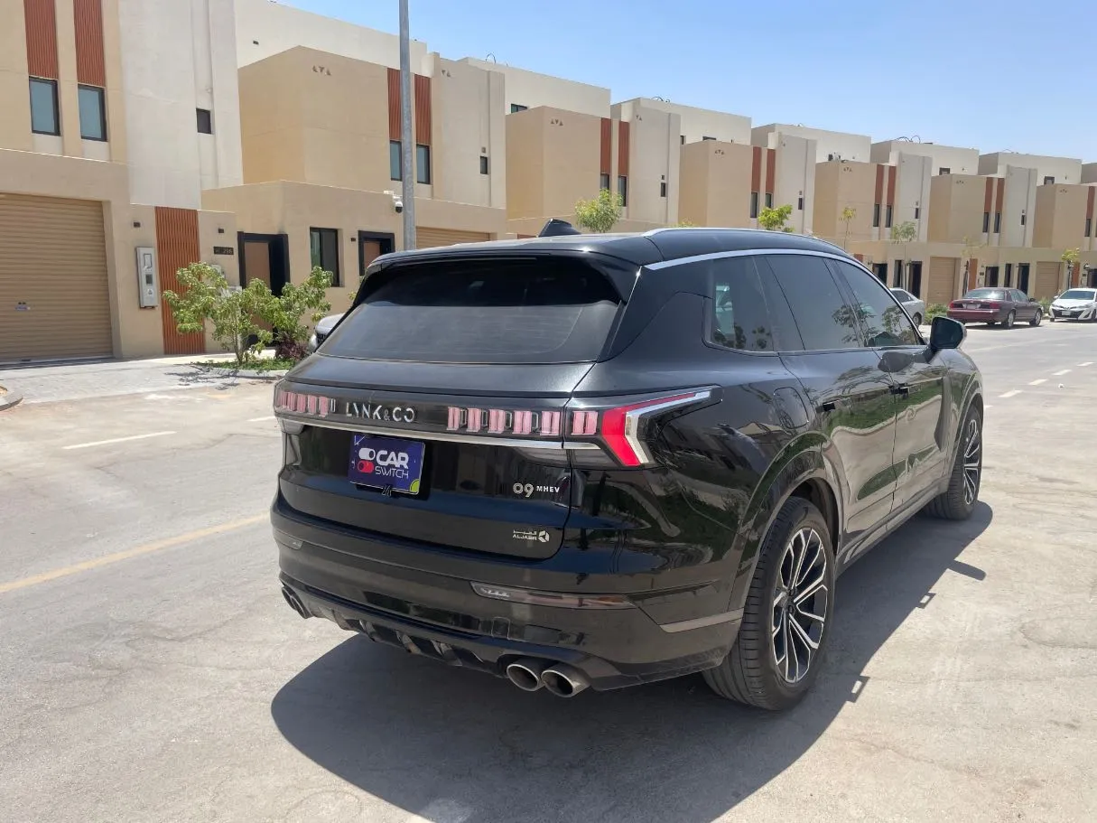 Car image 5