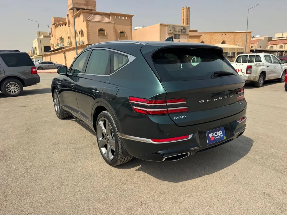Car image 7