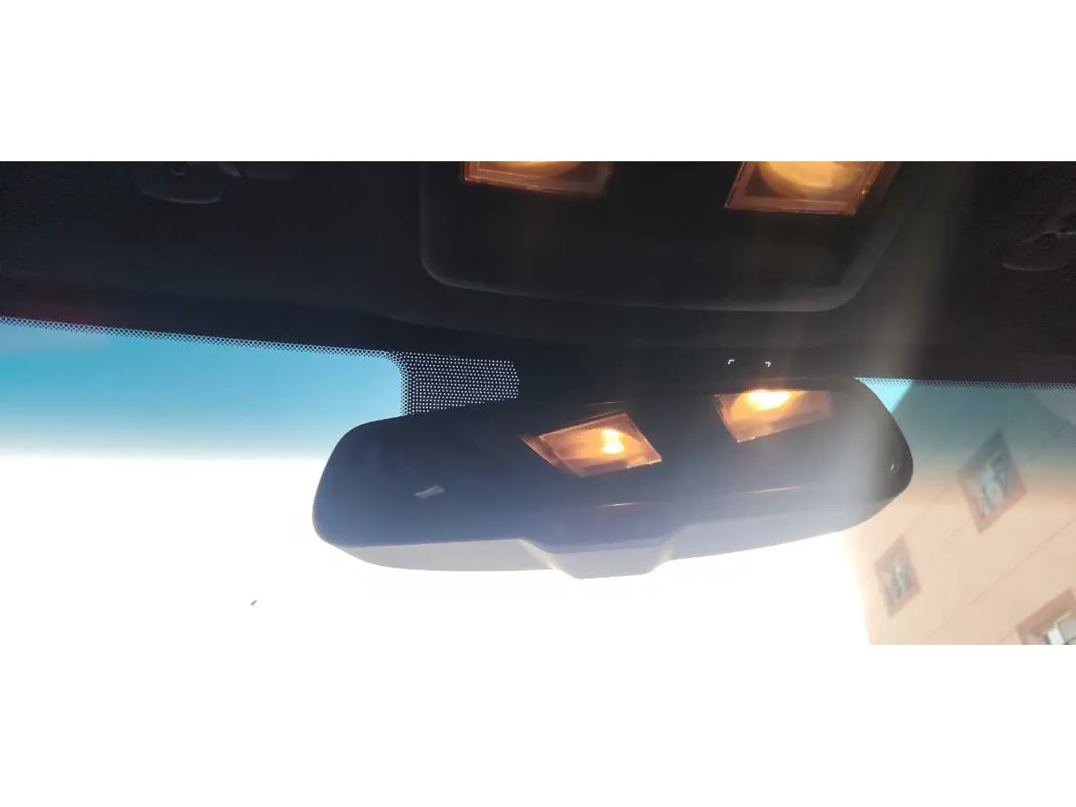 Car image 26