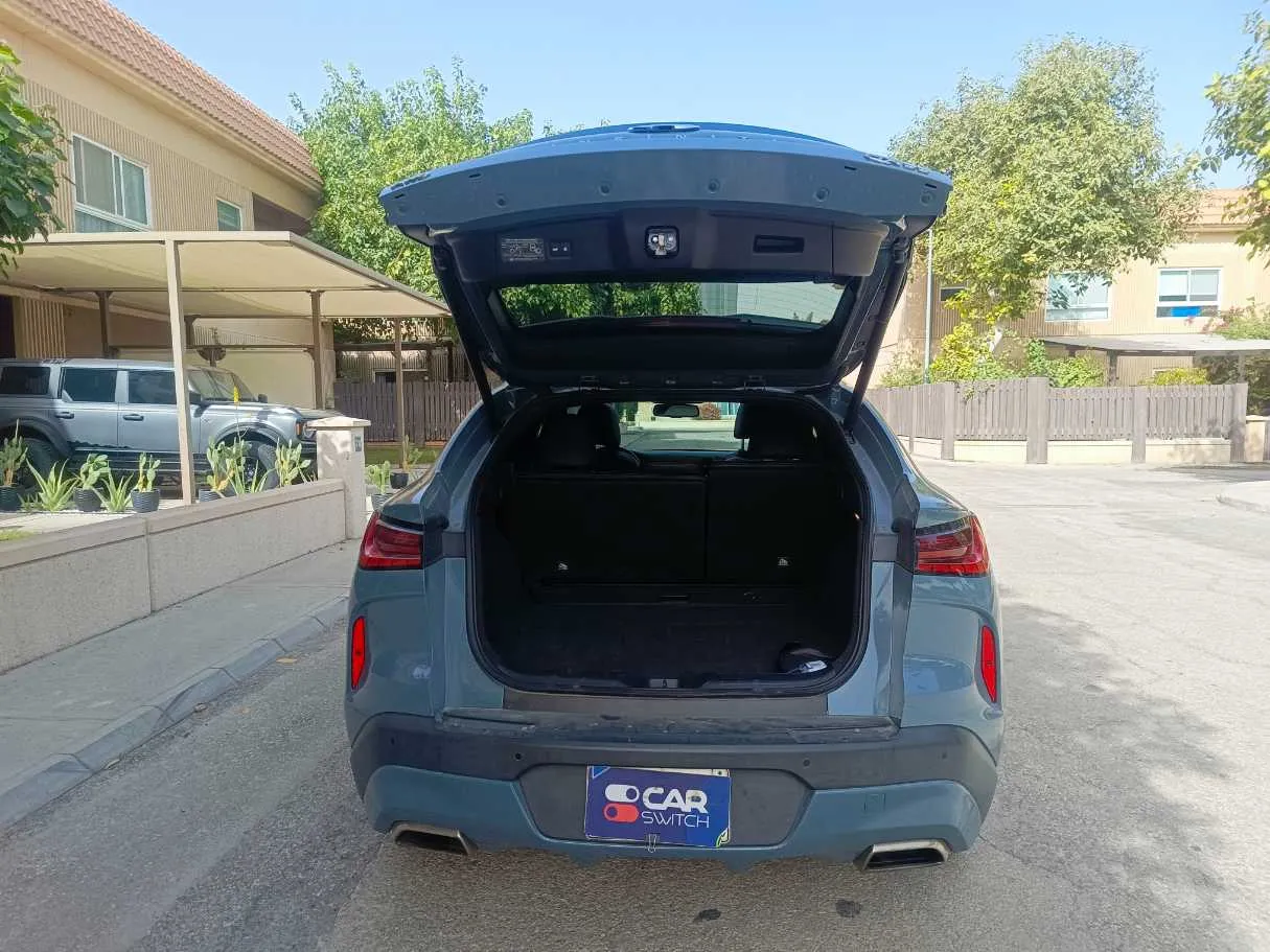 Car image 27