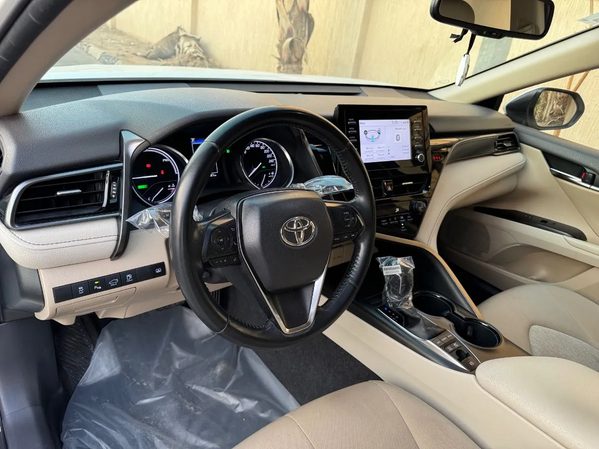 Car image 10