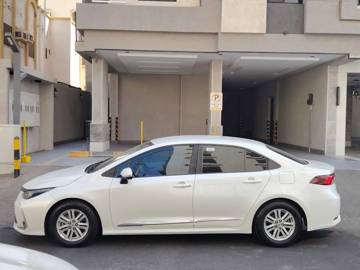 Car image 8