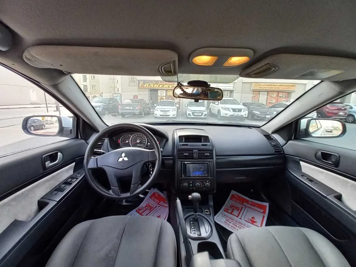 Car image 14