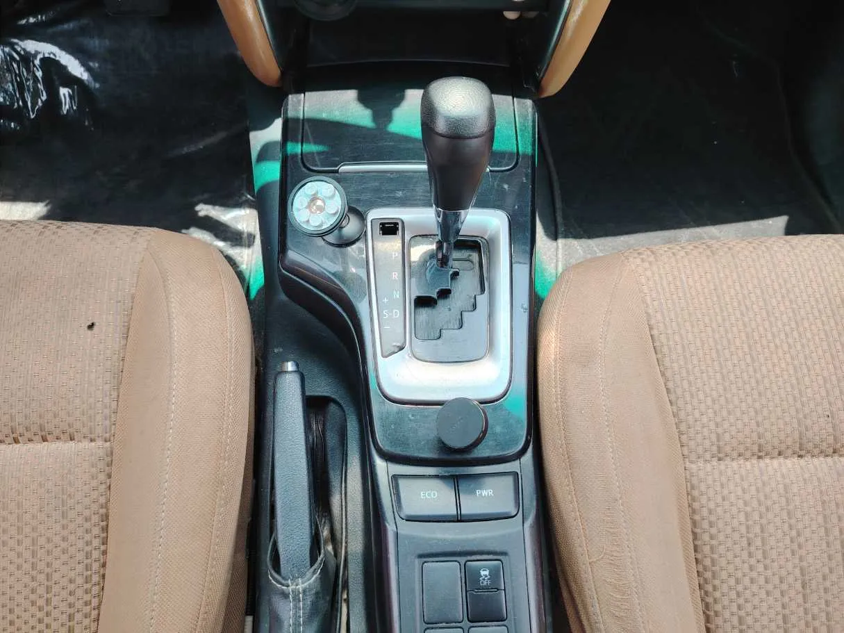 Car image 19