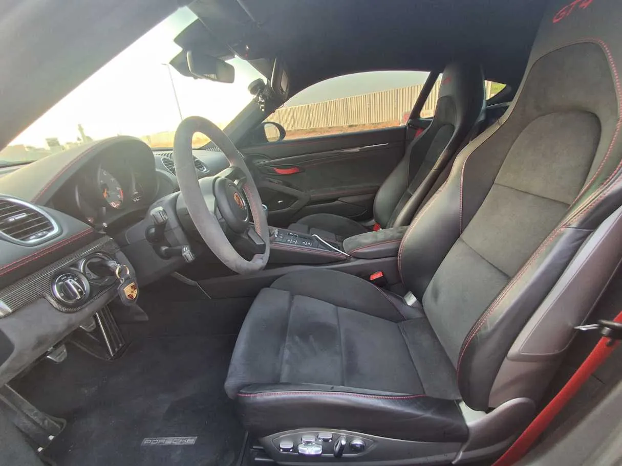 Car image 6