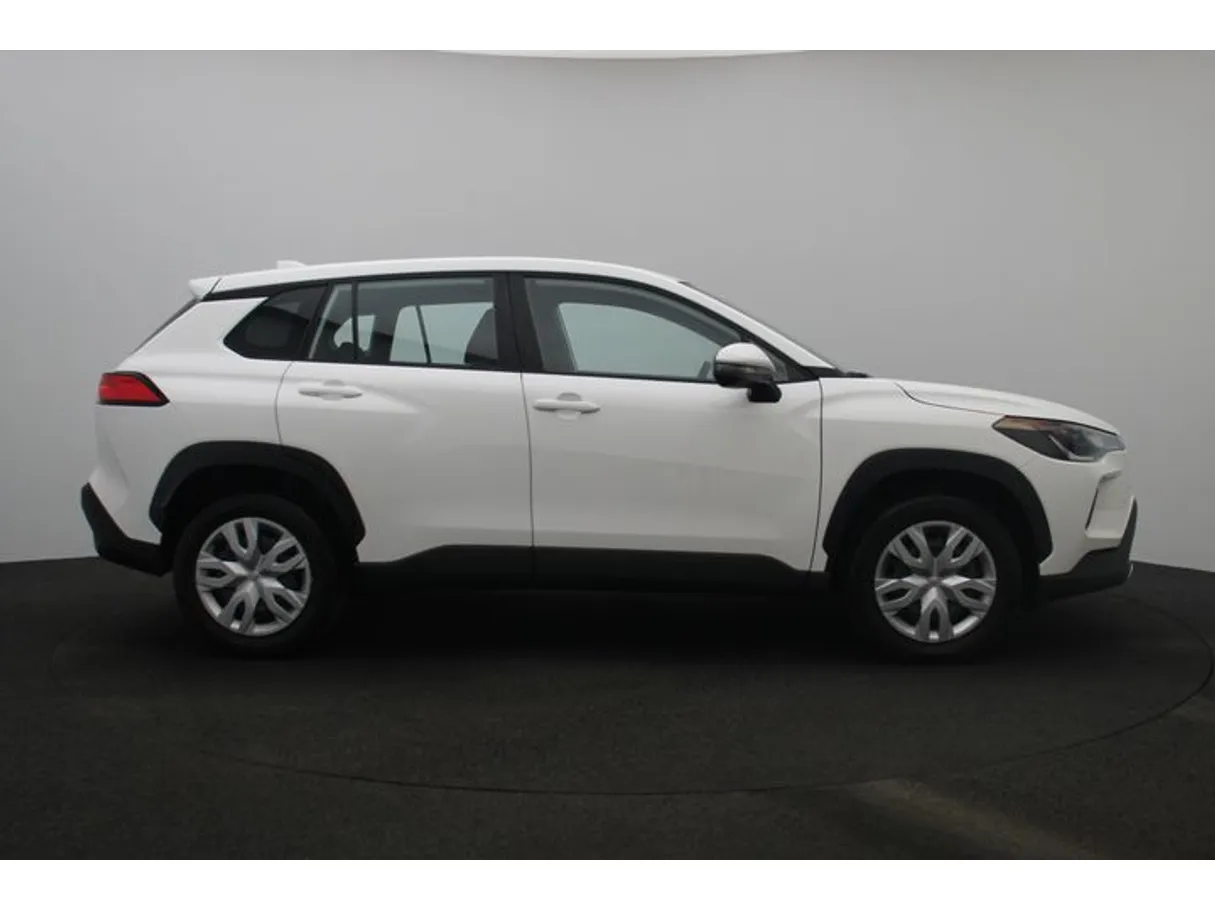 Car image 13