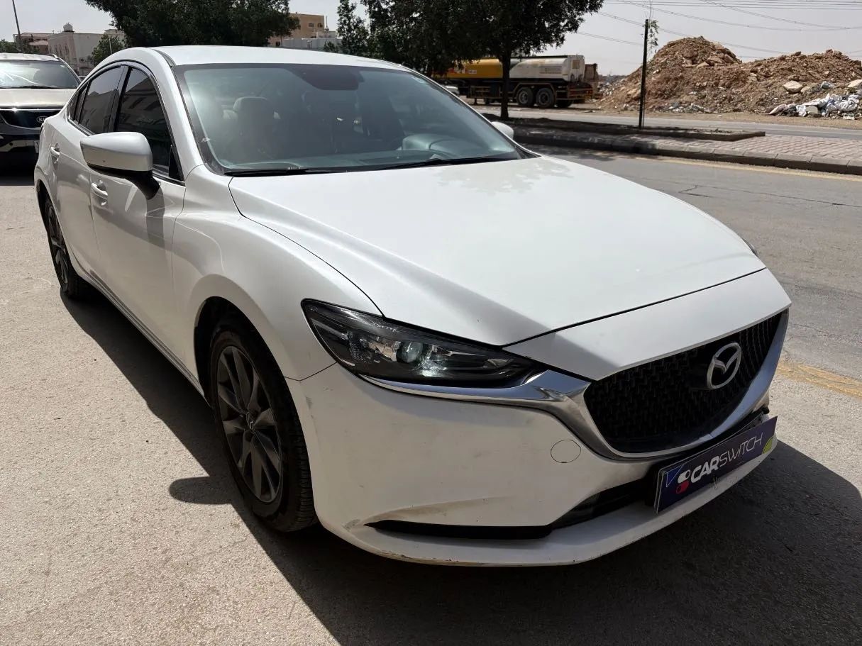 Car image 3