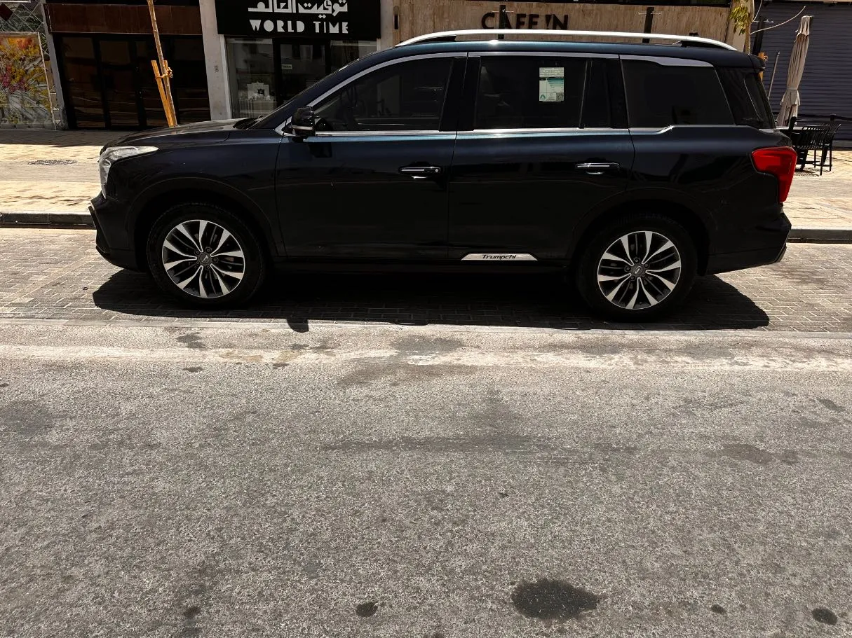 Car image 8
