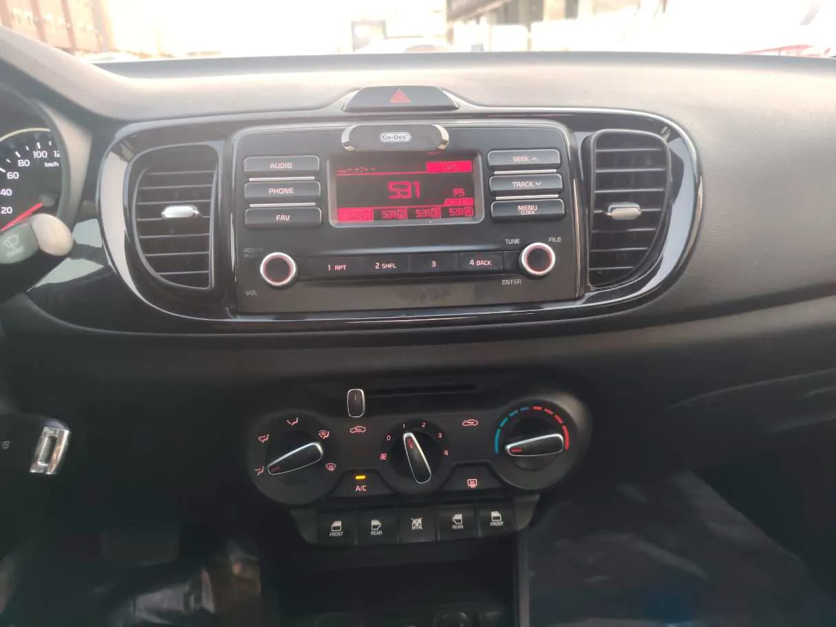Car image 23