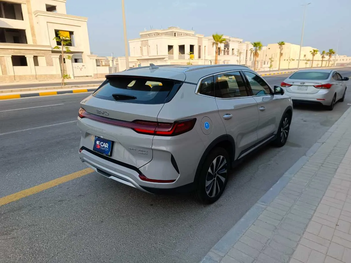 Car image 5