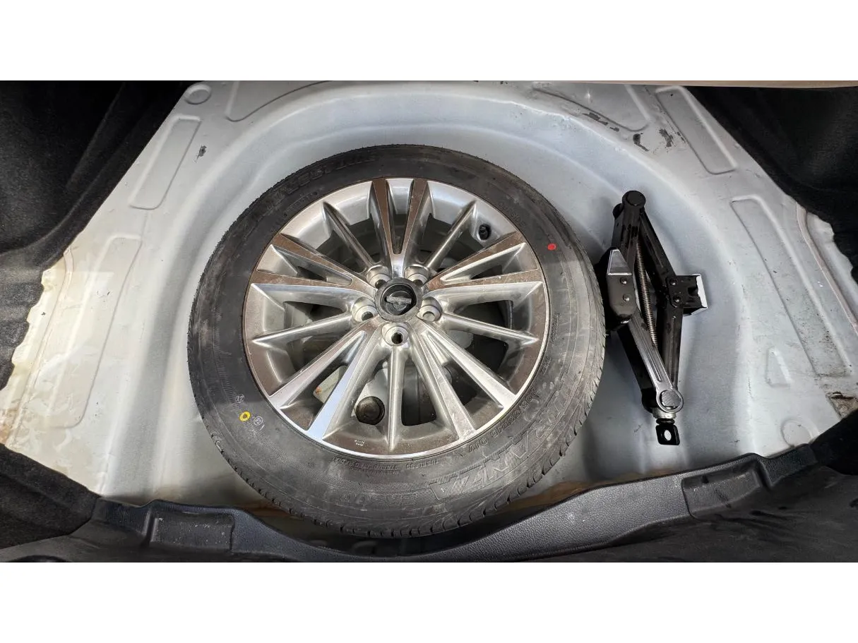 Car image 25