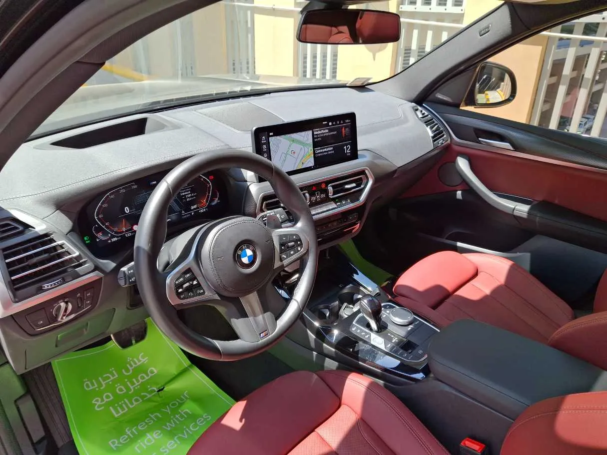 Car image 11