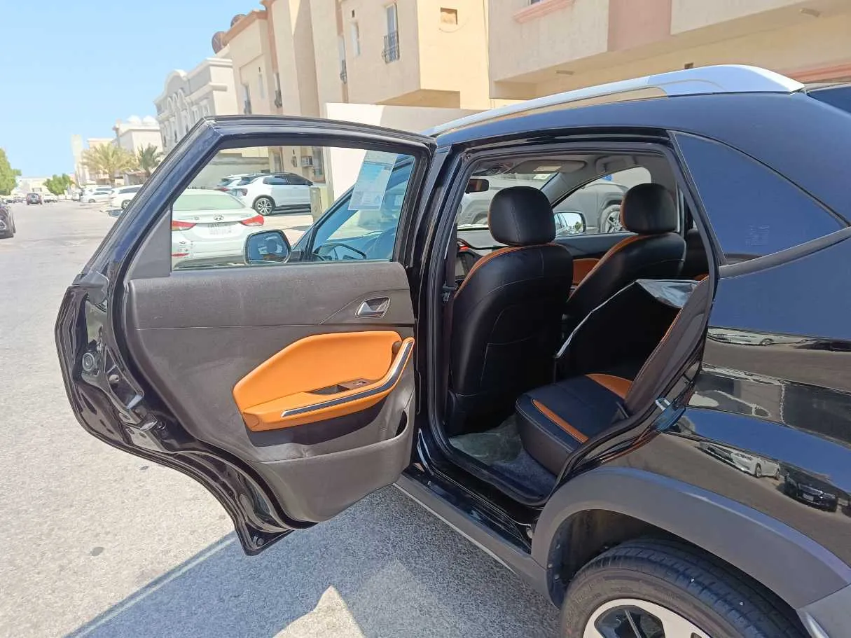 Car image 14