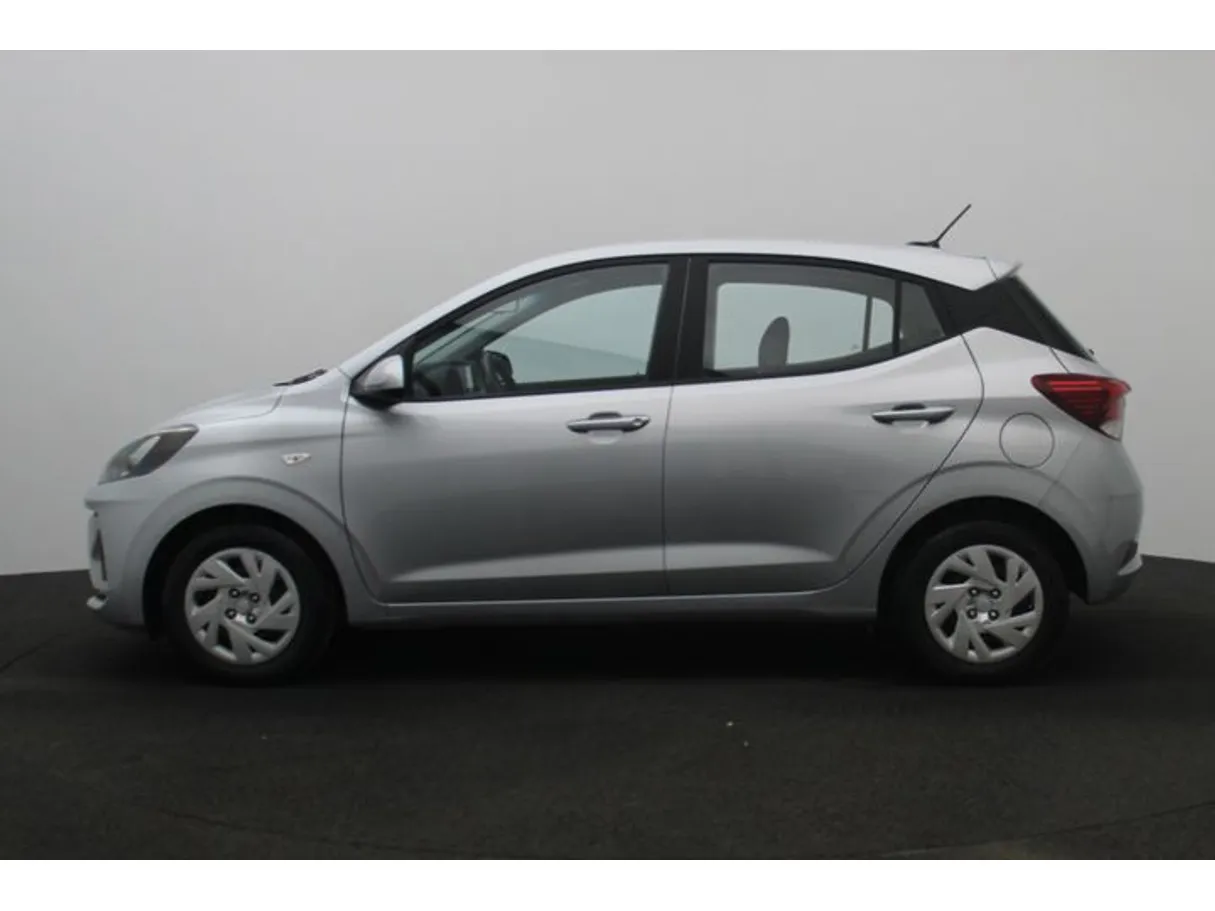 Car image 3