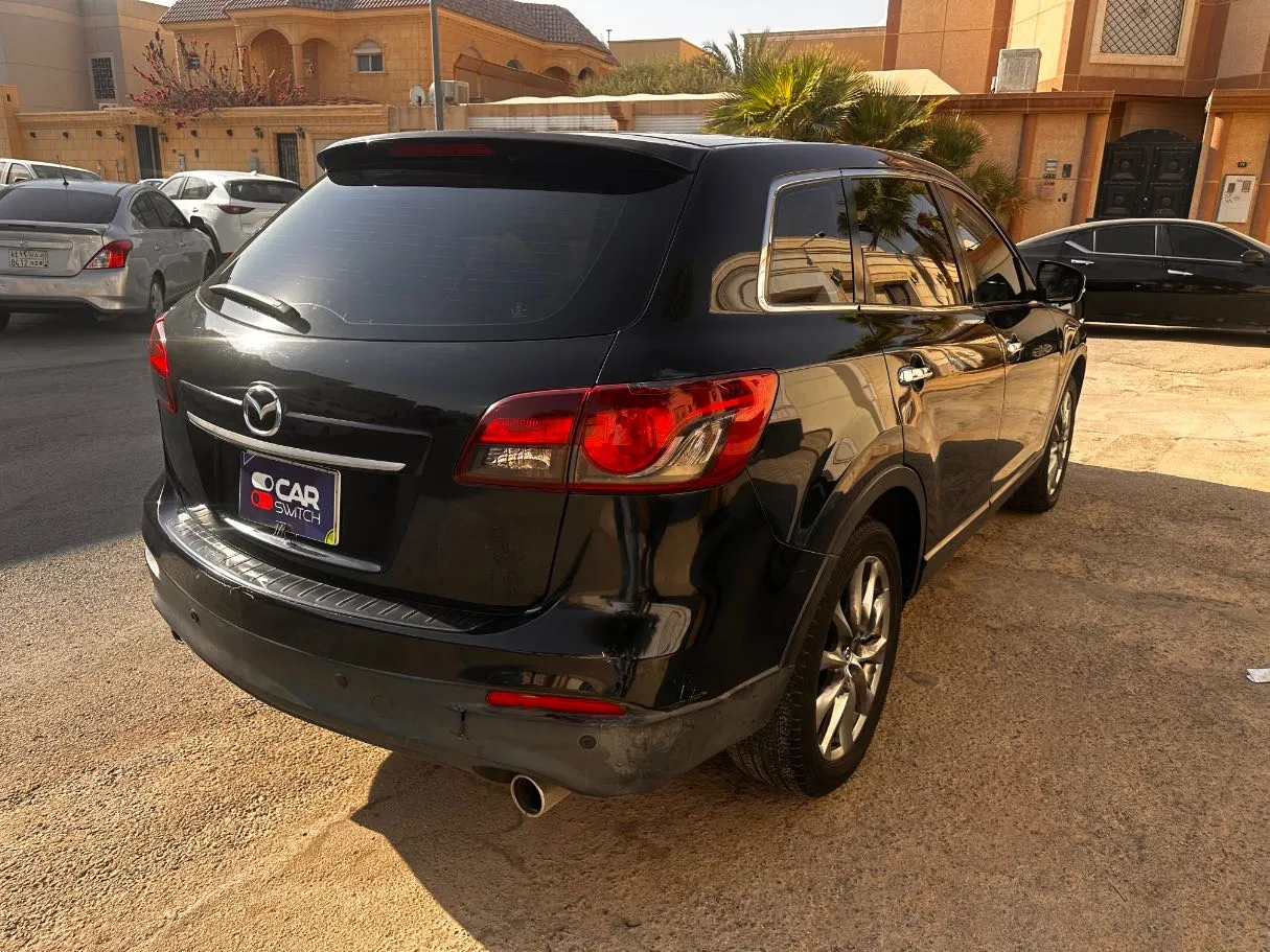 Car image 5