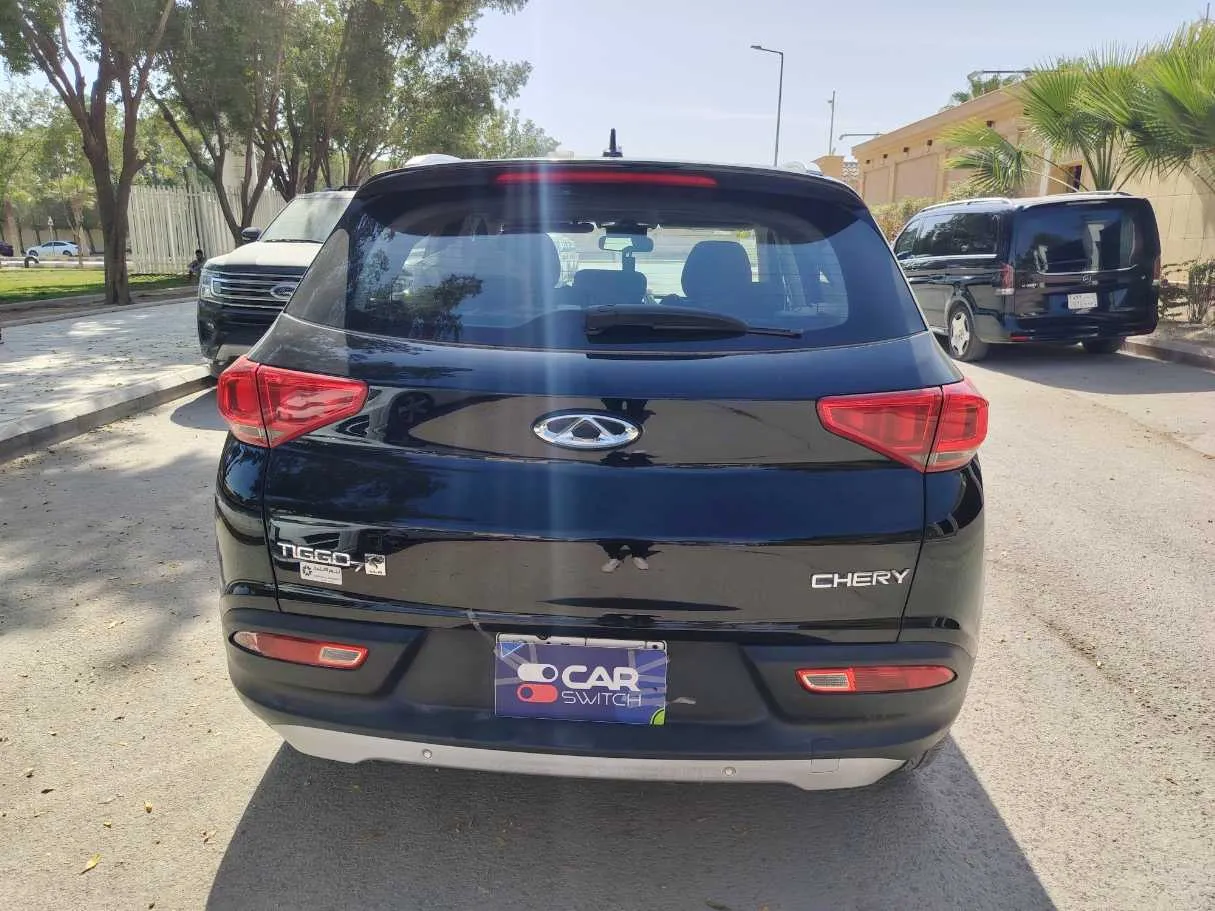 Car image 6