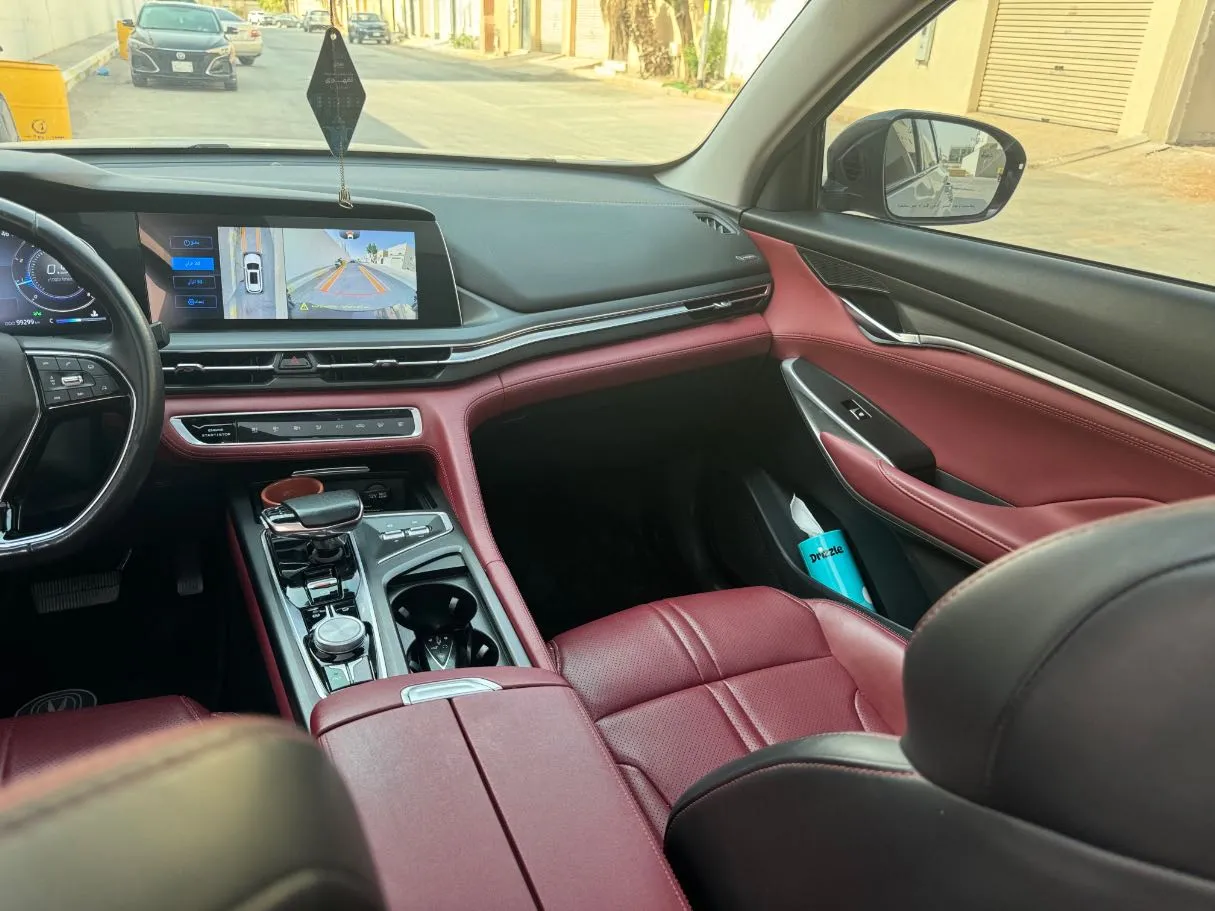 Car image 26