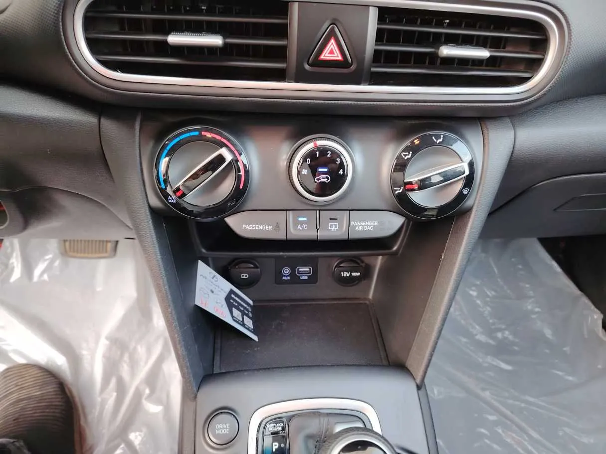 Car image 26