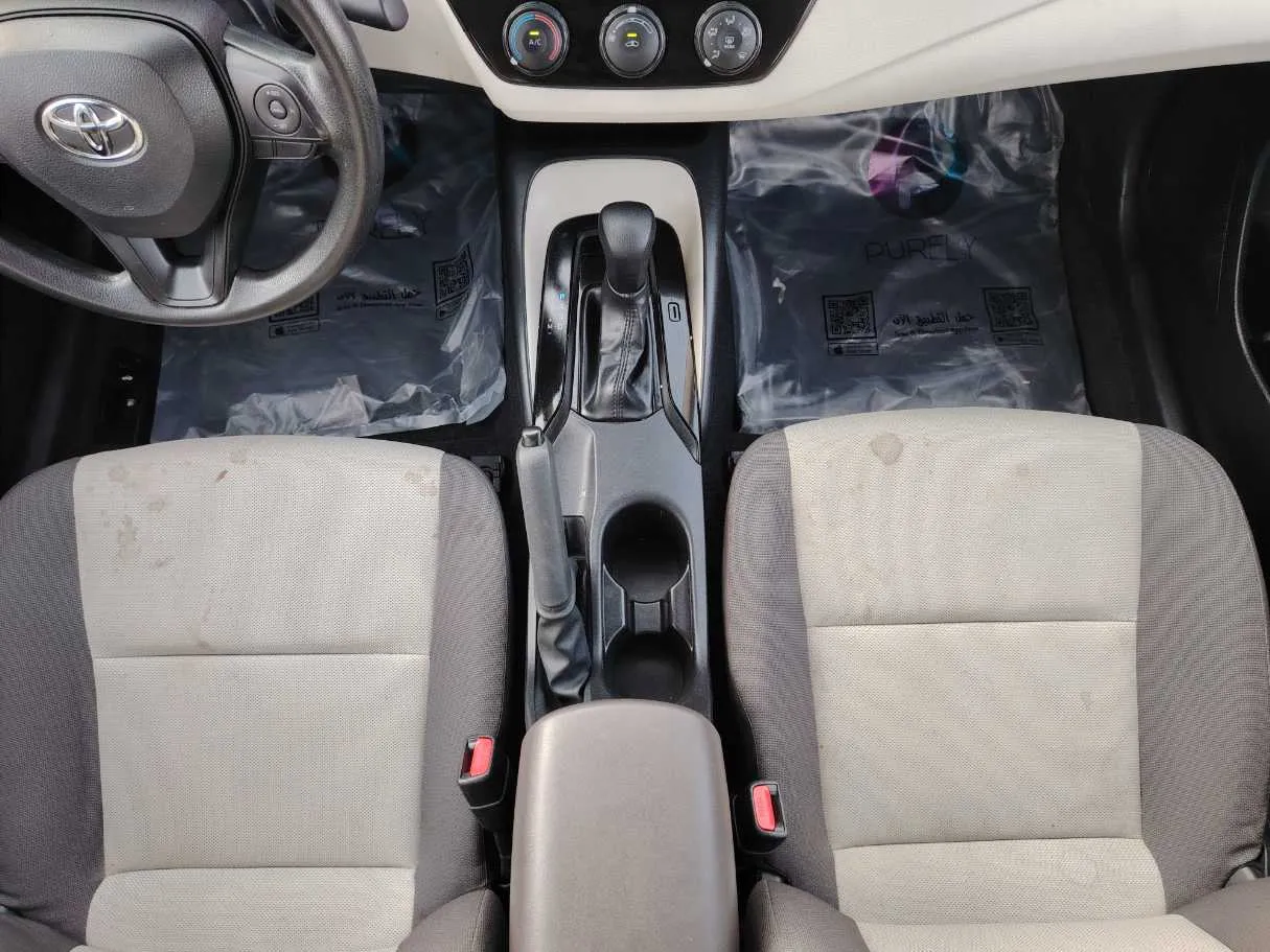 Car image 18