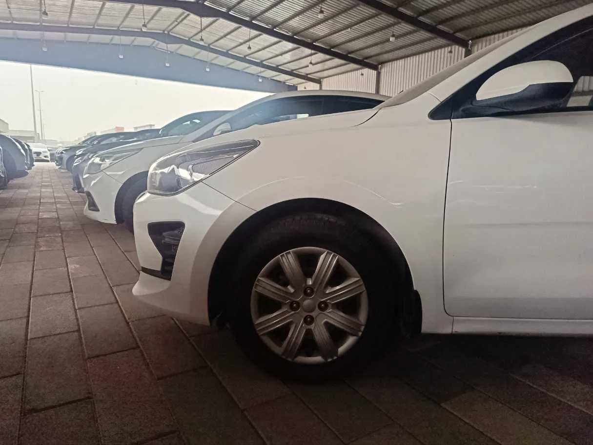 Car image 8