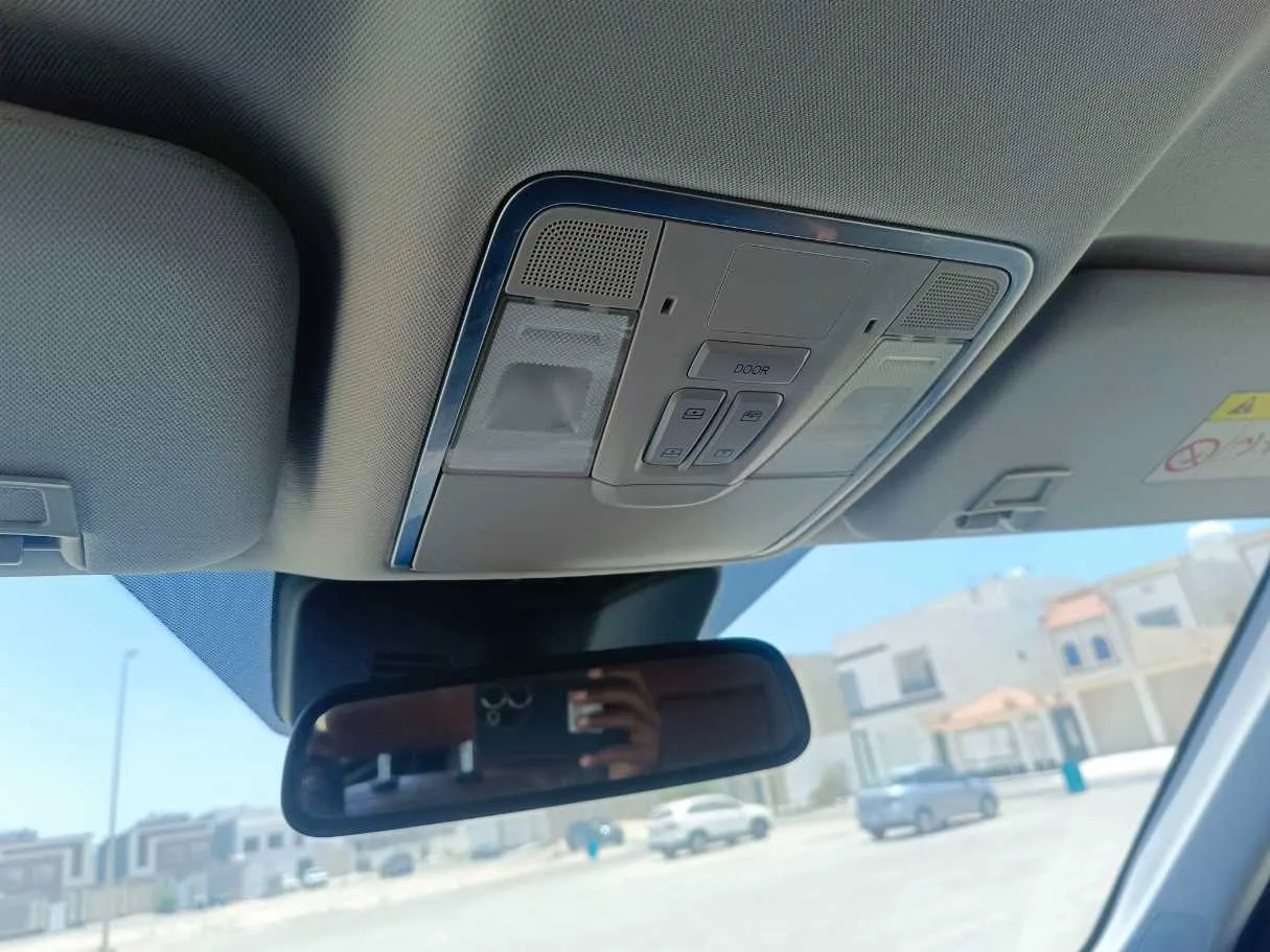 Car image 33