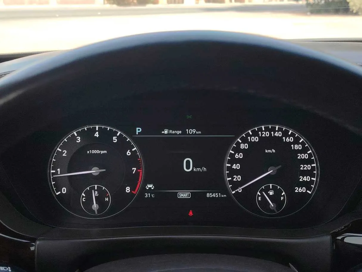 Car image 25