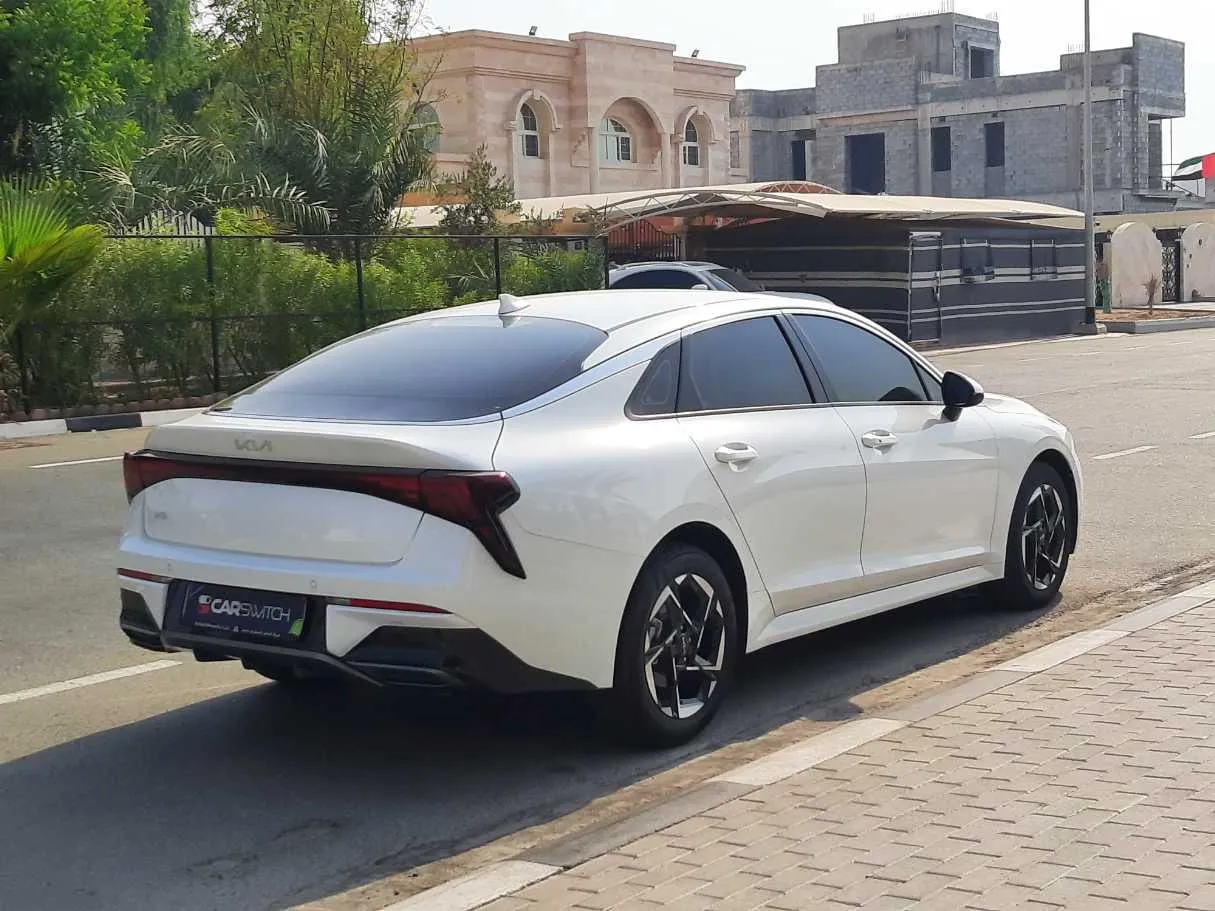 Car image 5