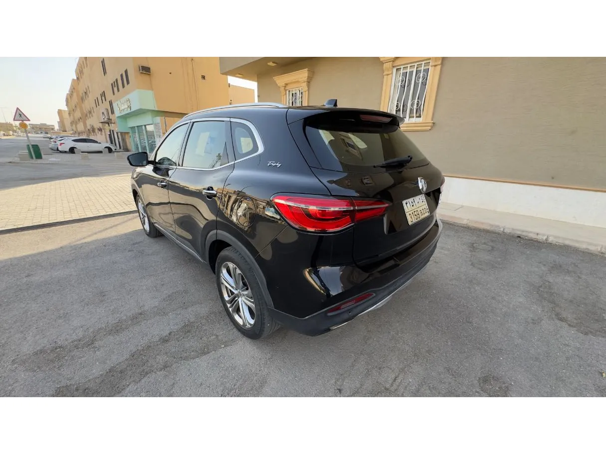 Car image 7