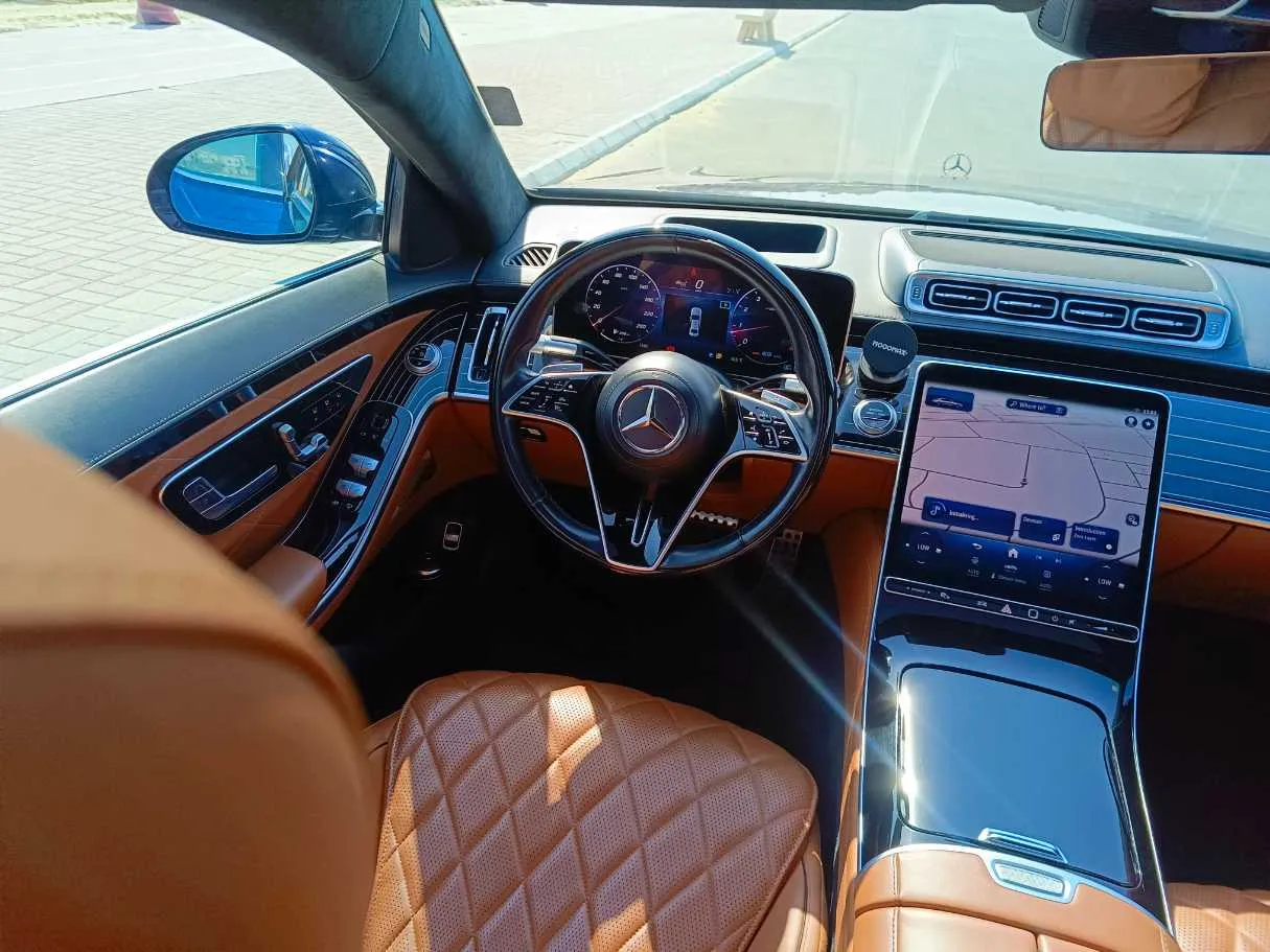 Car image 27