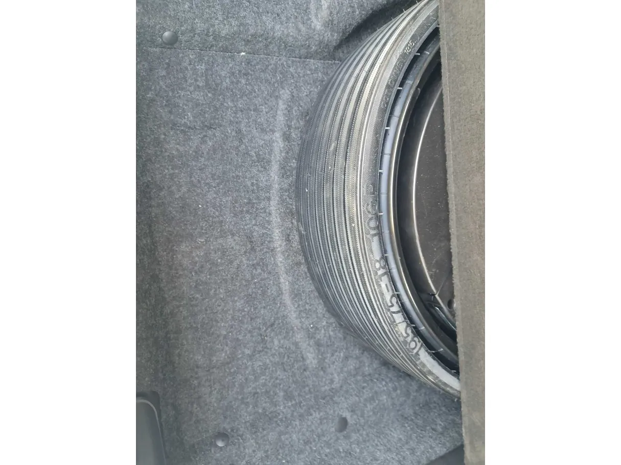 Car image 23