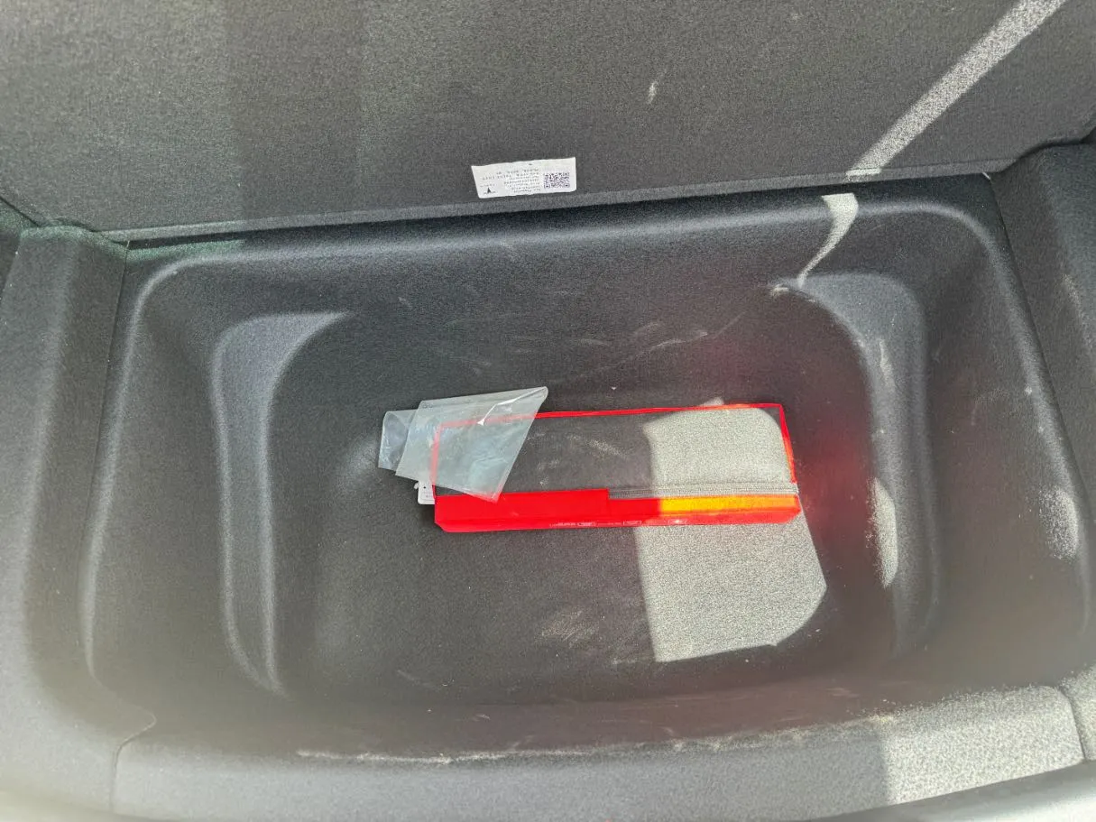 Car image 23