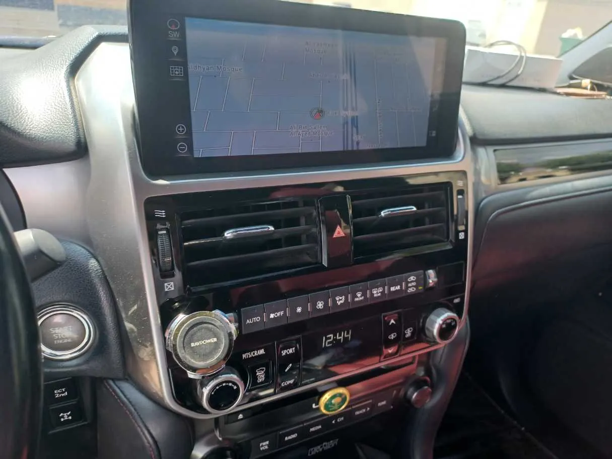 Car image 18
