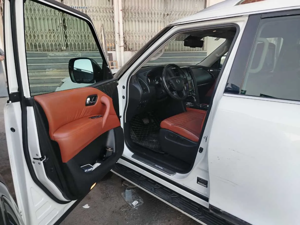 Car image 11