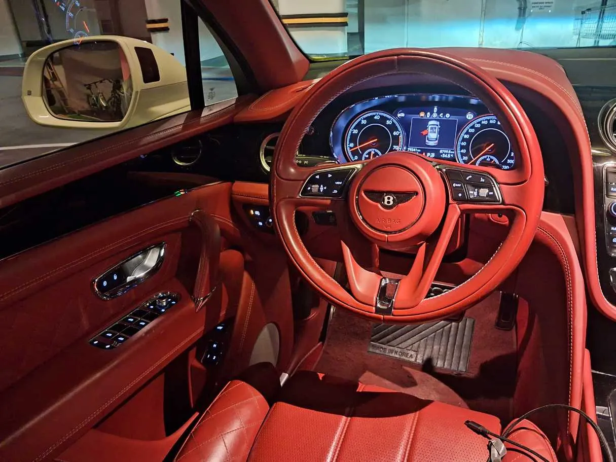 Car image 16