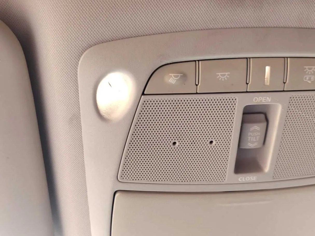 Car image 33