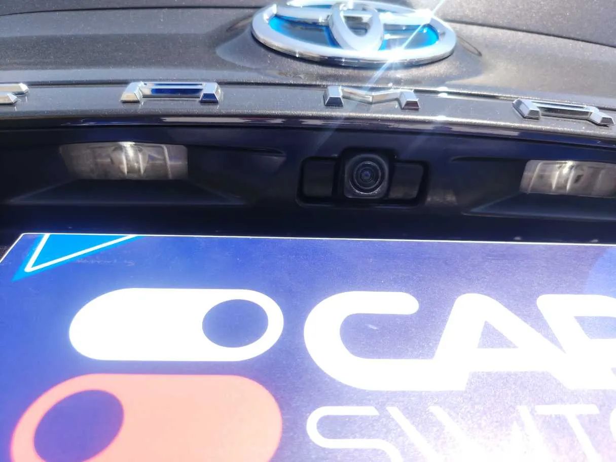Car image 30
