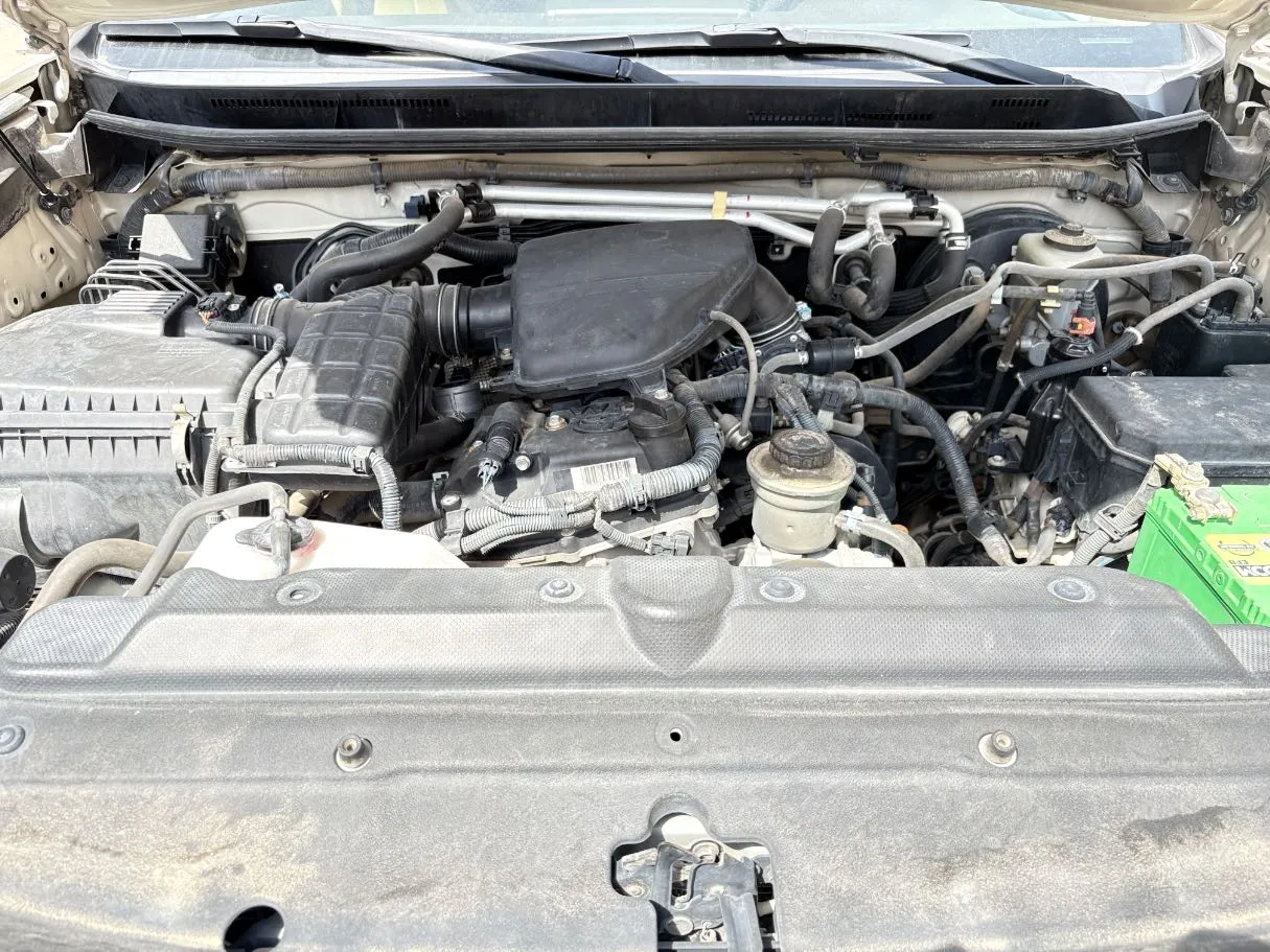 Car image 25