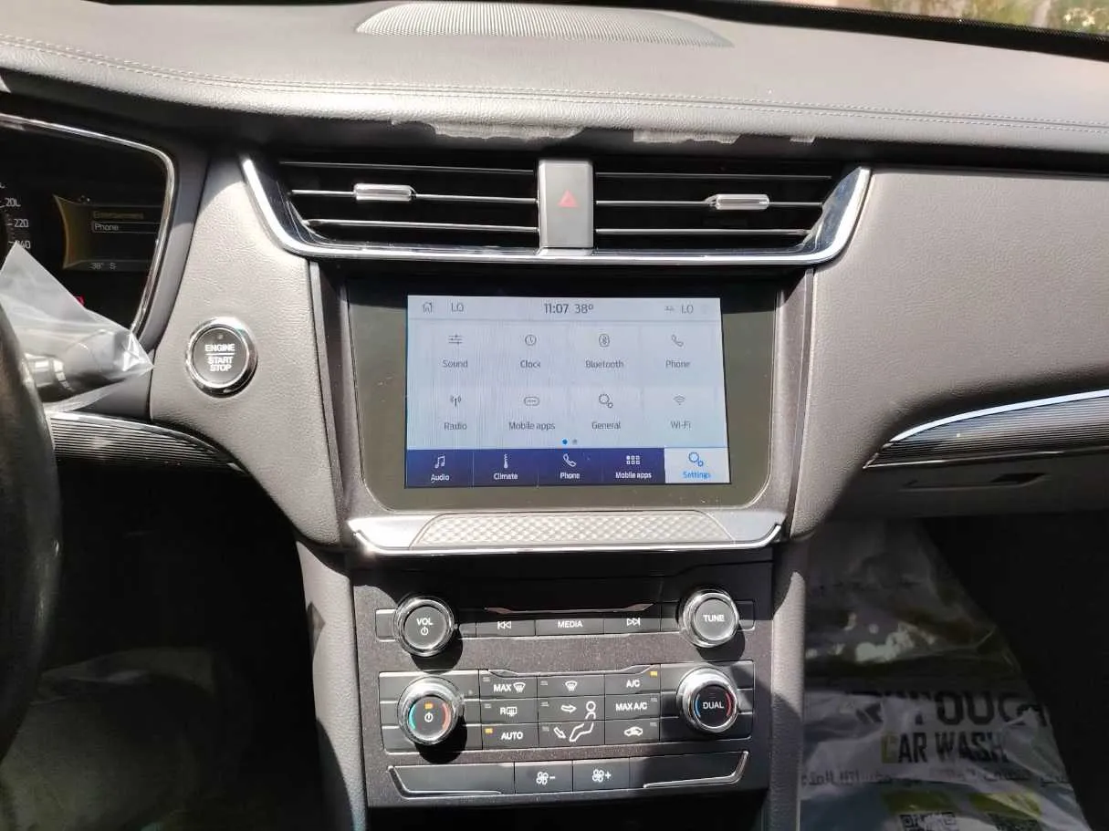 Car image 27