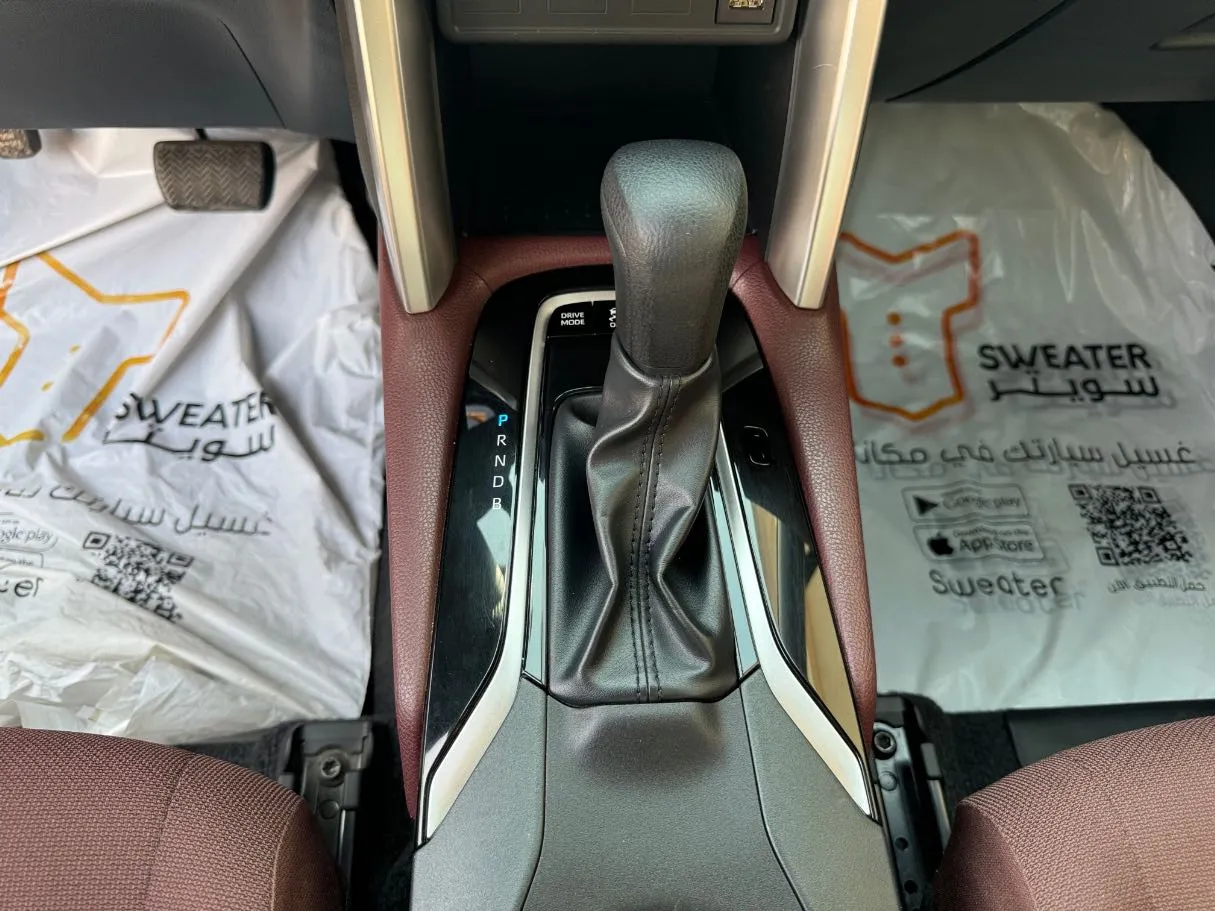 Car image 14