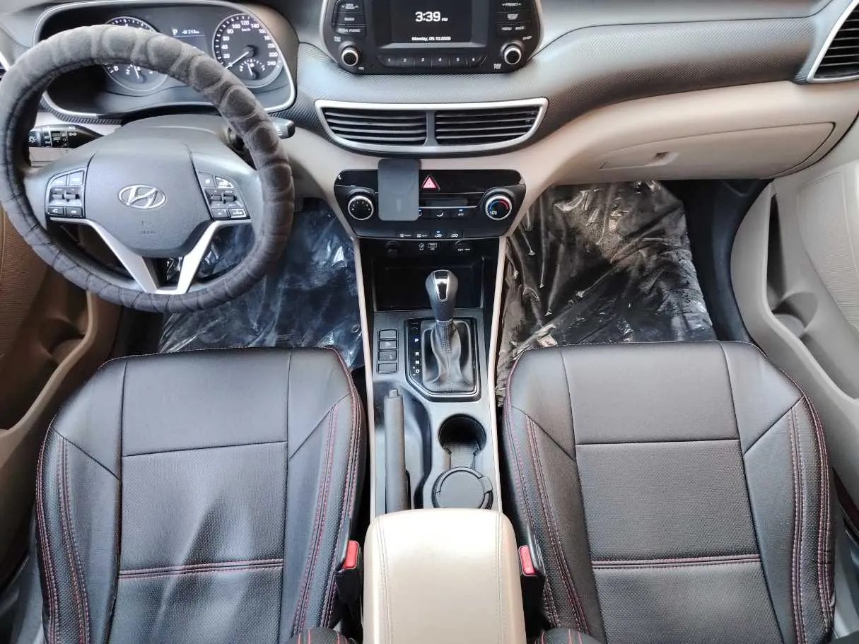 Car image 20
