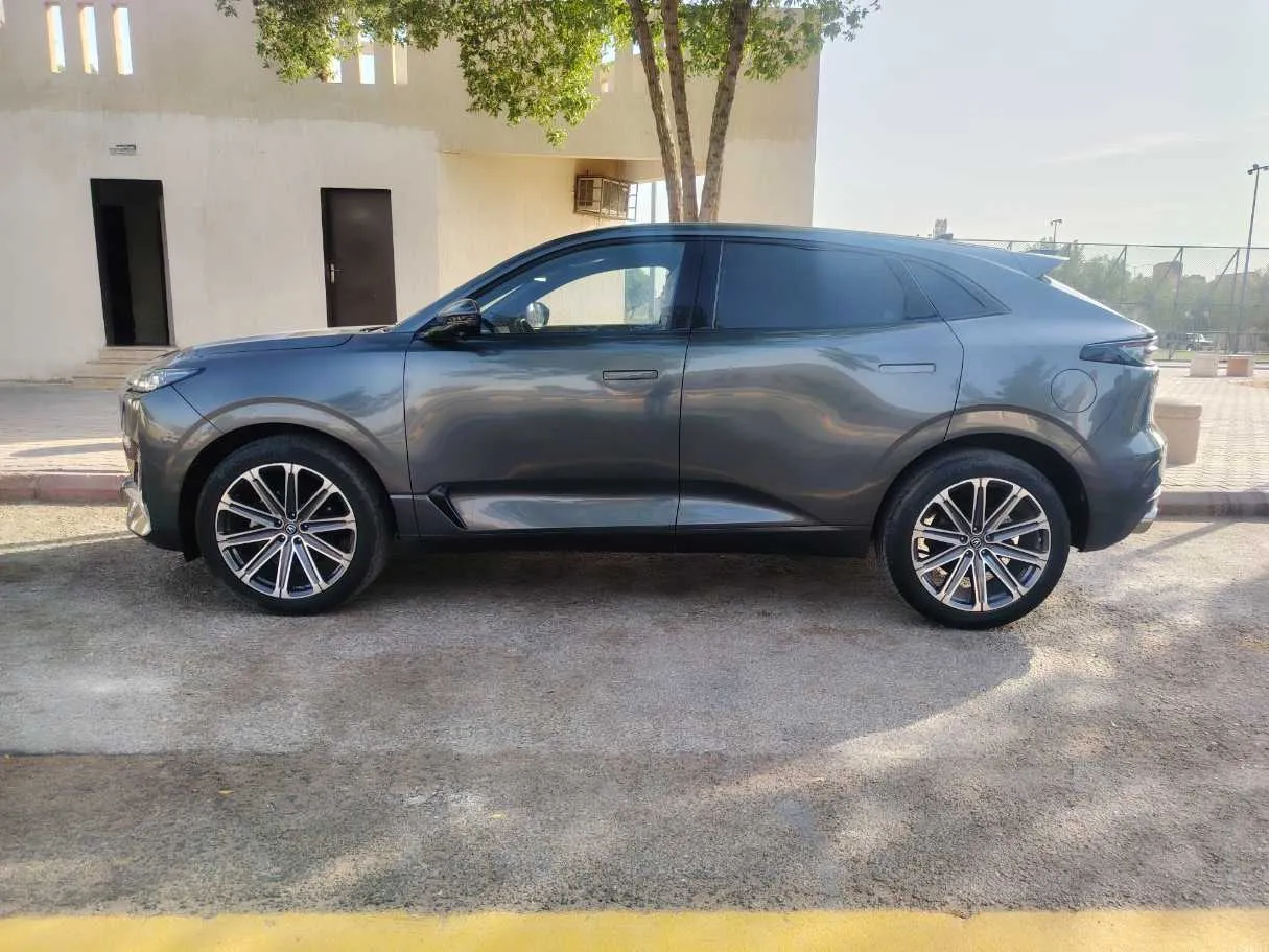 Car image 8