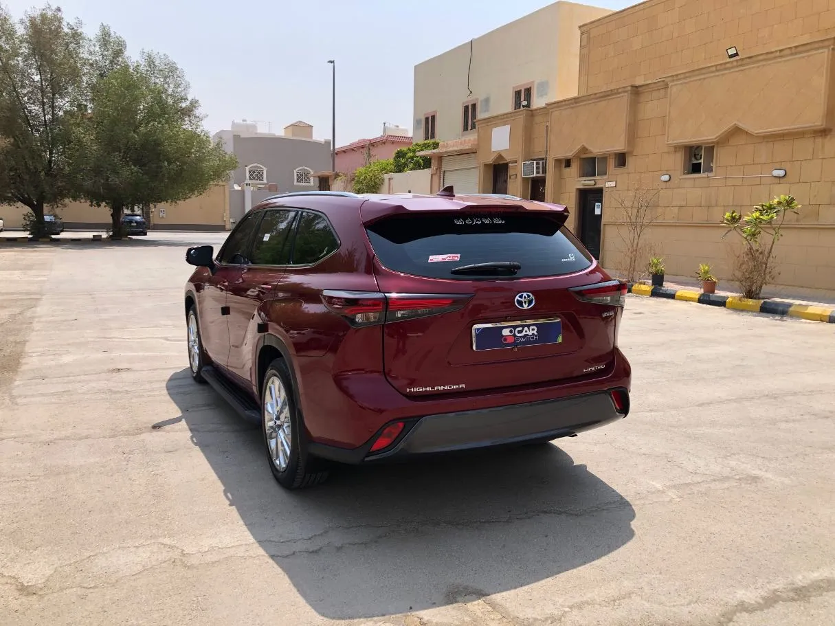 Car image 7