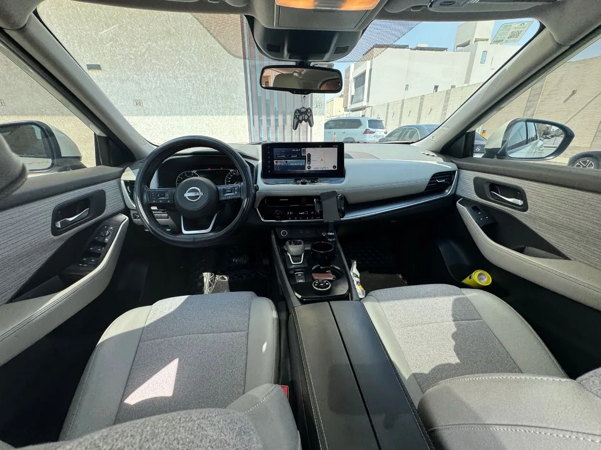 Car image 14