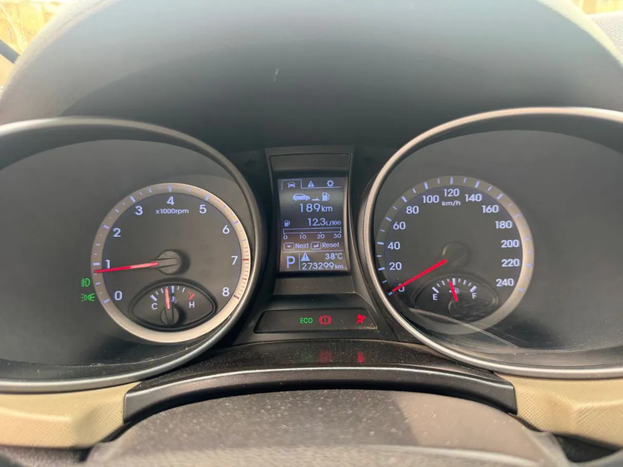 Car image 18